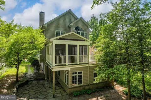 Exterior - 6732 Baron Rd, Mclean, VA 22101 photo 7 of 25