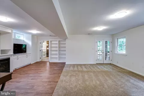 Living - 6732 Baron Rd, Mclean, VA 22101 photo 6 of 7