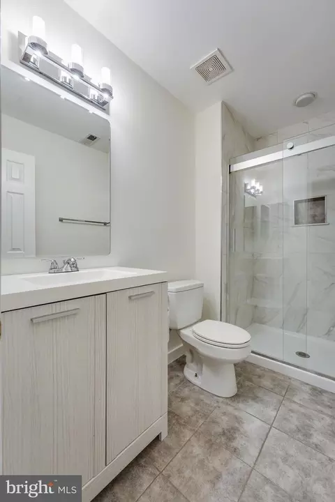 Bath - 6732 Baron Rd, Mclean, VA 22101 photo 2 of 3