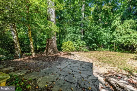 Exterior - 6732 Baron Rd, Mclean, VA 22101 photo 21 of 25