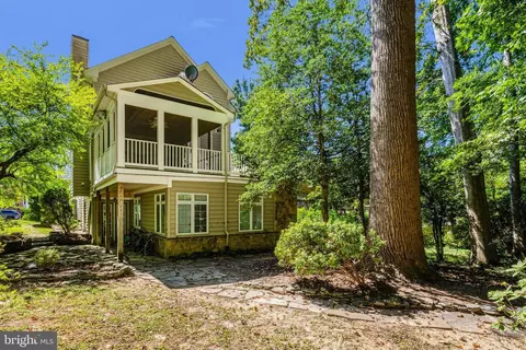 Exterior - 6732 Baron Rd, Mclean, VA 22101 photo 22 of 25