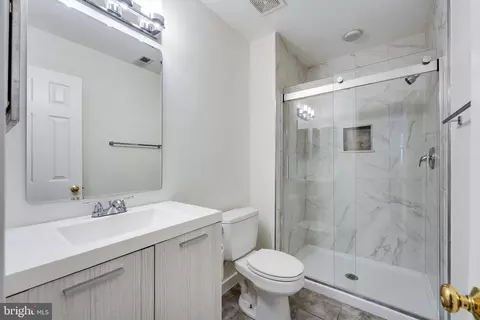 Bath - 6732 Baron Rd, Mclean, VA 22101 photo 3 of 3