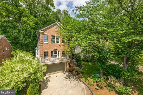 Exterior - 6732 Baron Rd, Mclean, VA 22101 photo 6 of 25