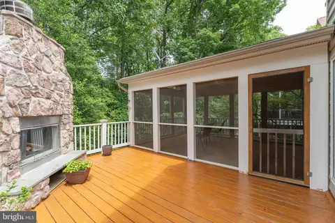 Exterior - 6732 Baron Rd, Mclean, VA 22101 photo 12 of 25