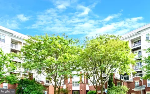 1645 International Dr #126, Mclean, VA 22102