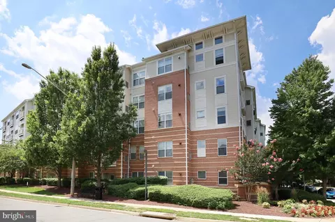 9480 Virginia Center Blvd #211, Vienna, VA 22181