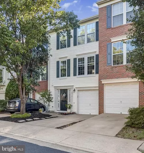6413 Lureta Ann Ln, Springfield, VA 22150