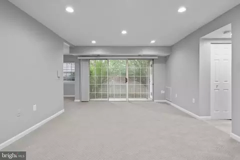 1931 Wilson Ln #101, Mclean, VA 22102 photo 2
