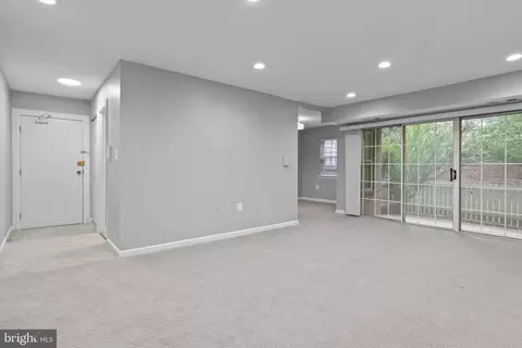 1931 Wilson Ln #101, Mclean, VA 22102 photo 4