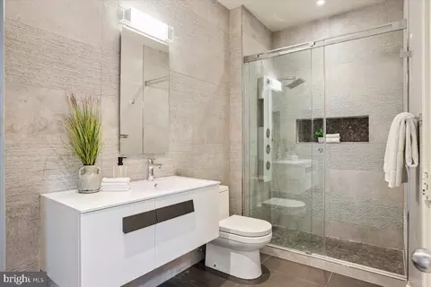 Bath - 1460 Waterfront Rd, Reston, VA 20194 photo 5 of 6