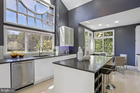 Kitchen - 1460 Waterfront Rd, Reston, VA 20194 photo 4 of 5