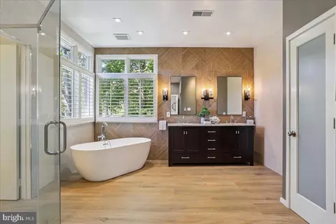 Bath - 1460 Waterfront Rd, Reston, VA 20194 photo 3 of 6