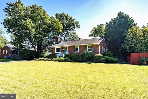 5003 Terrell St, Annandale, VA 22003