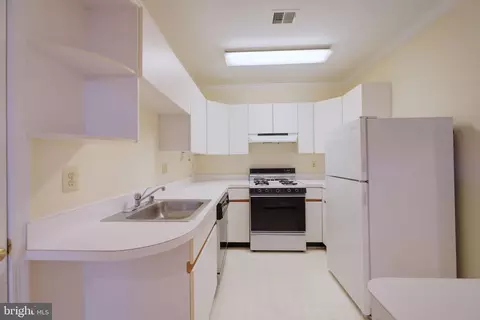 Kitchen - 1410 Cedar Ave, Mclean, VA 22101 photo 4 of 5