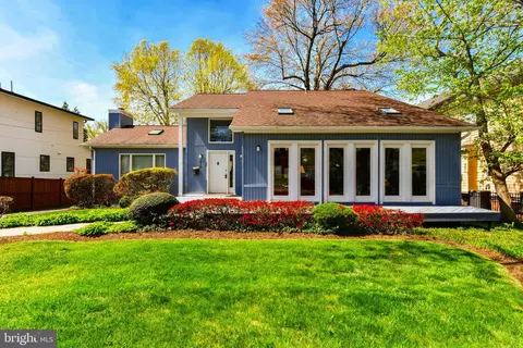 Exterior - 1410 Cedar Ave, Mclean, VA 22101 photo 3 of 9