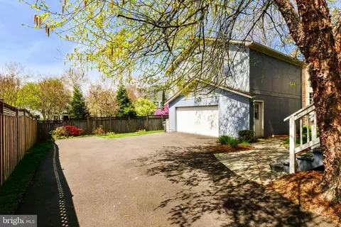 Exterior - 1410 Cedar Ave, Mclean, VA 22101 photo 9 of 9
