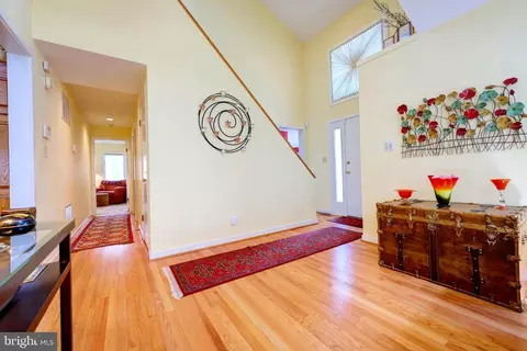Entry Way - 1410 Cedar Ave, Mclean, VA 22101 photo 1 of 2
