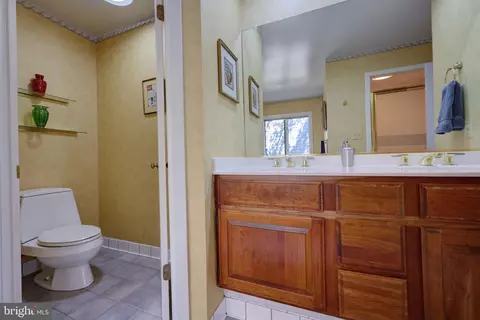 Bath - 1410 Cedar Ave, Mclean, VA 22101 photo 2 of 6