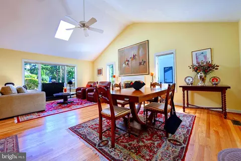 Dining - 1410 Cedar Ave, Mclean, VA 22101 photo 1 of 2
