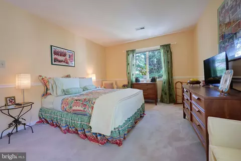 Bedroom - 1410 Cedar Ave, Mclean, VA 22101 photo 4 of 8