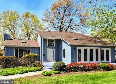 Exterior - 1410 Cedar Ave, Mclean, VA 22101 photo 2 of 9
