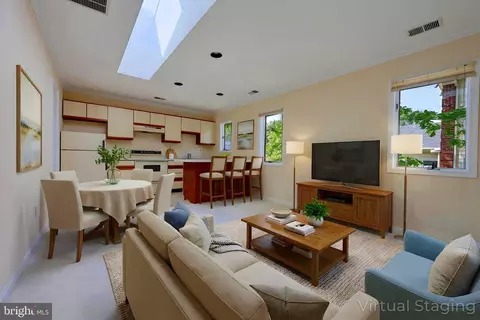 Living - 1410 Cedar Ave, Mclean, VA 22101 photo 5 of 6