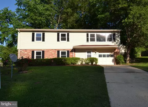 7103 Galgate Dr, Springfield, VA 22152