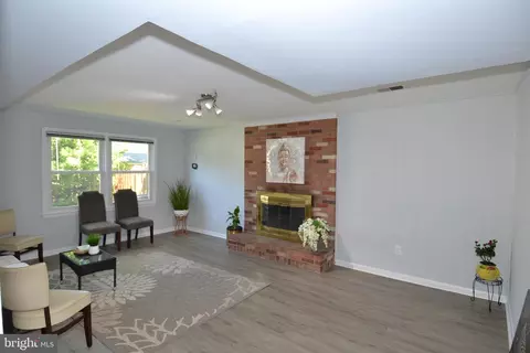 Living - 7103 Galgate Dr, Springfield, VA 22152 photo 8 of 17