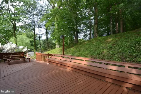 Exterior - 7103 Galgate Dr, Springfield, VA 22152 photo 7 of 7