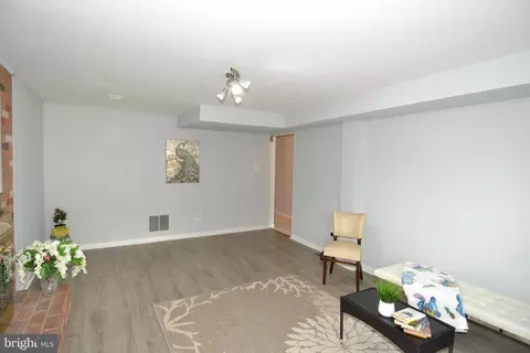 Living - 7103 Galgate Dr, Springfield, VA 22152 photo 13 of 17