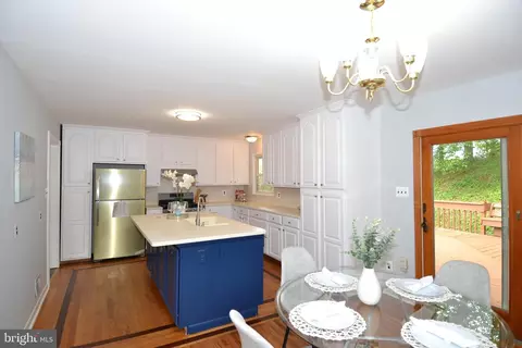 Kitchen - 7103 Galgate Dr, Springfield, VA 22152 photo 2 of 6