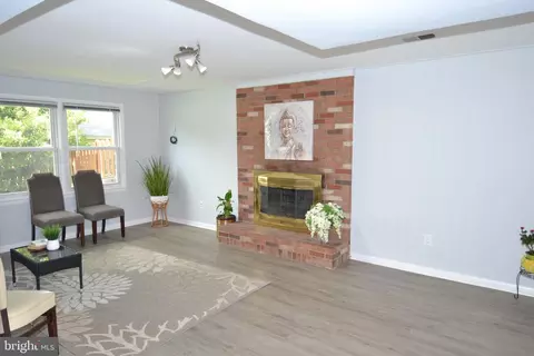 Living - 7103 Galgate Dr, Springfield, VA 22152 photo 11 of 17