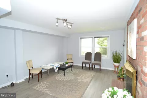 Living - 7103 Galgate Dr, Springfield, VA 22152 photo 9 of 17