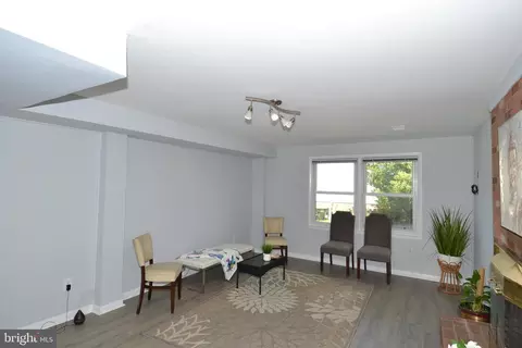 Living - 7103 Galgate Dr, Springfield, VA 22152 photo 5 of 17