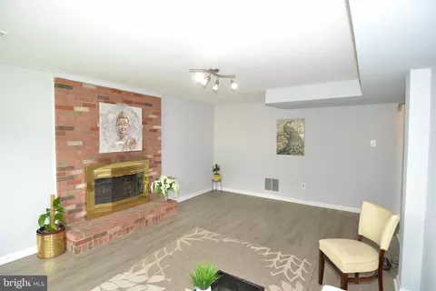Living - 7103 Galgate Dr, Springfield, VA 22152 photo 14 of 17