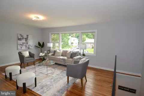 Living - 7103 Galgate Dr, Springfield, VA 22152 photo 4 of 17