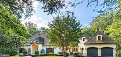 11101 Corobon Ln, Great Falls, VA 22066