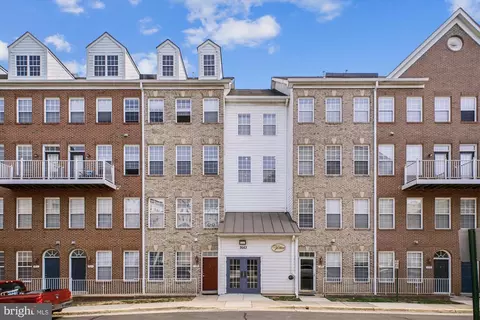 2663 Manhattan Pl #310, Vienna, VA 22180