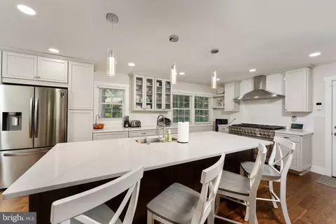 Kitchen - 2425 Hunter Mill Rd, Vienna, VA 22181 photo 2 of 4