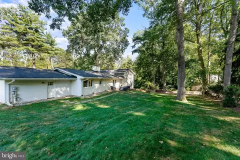Exterior - 2425 Hunter Mill Rd, Vienna, VA 22181 photo 4 of 5