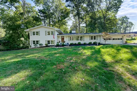 2425 Hunter Mill Rd, Vienna, VA 22181
