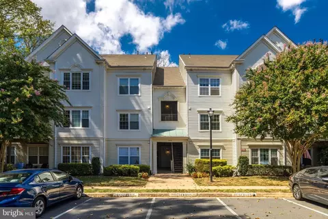 12491 Hayes Ct #404, Fairfax, VA 22033
