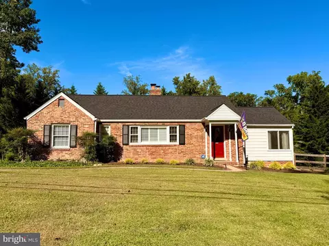 1506 Hollindale Dr, Alexandria, VA 22306