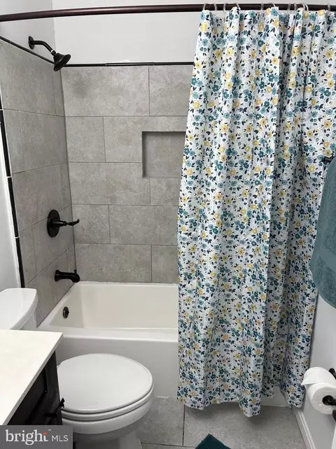 Bath - 8408 Dampier Ct, Springfield, VA 22153 photo 1 of 3