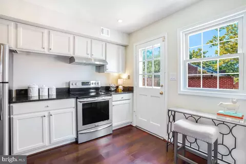 8345 Forrester Blvd, Springfield, VA 22152 photo 13