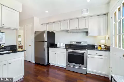 8345 Forrester Blvd, Springfield, VA 22152 photo 12