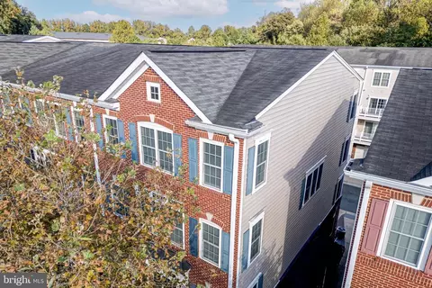 4628 Battenburg Ln, Fairfax, VA 22030