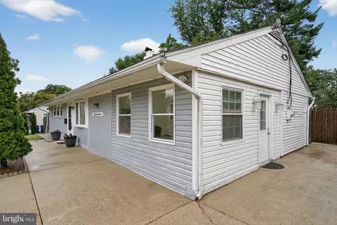 Exterior - 5400 Montgomery St, Springfield, VA 22151 photo 4 of 8