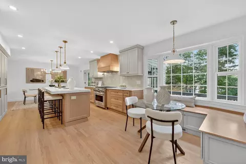 9802 Clyde Ct, Vienna, VA 22181 photo 21