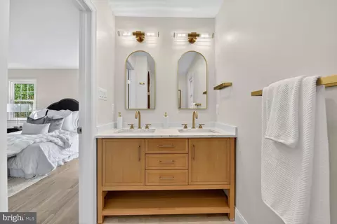 9802 Clyde Ct, Vienna, VA 22181 photo 31